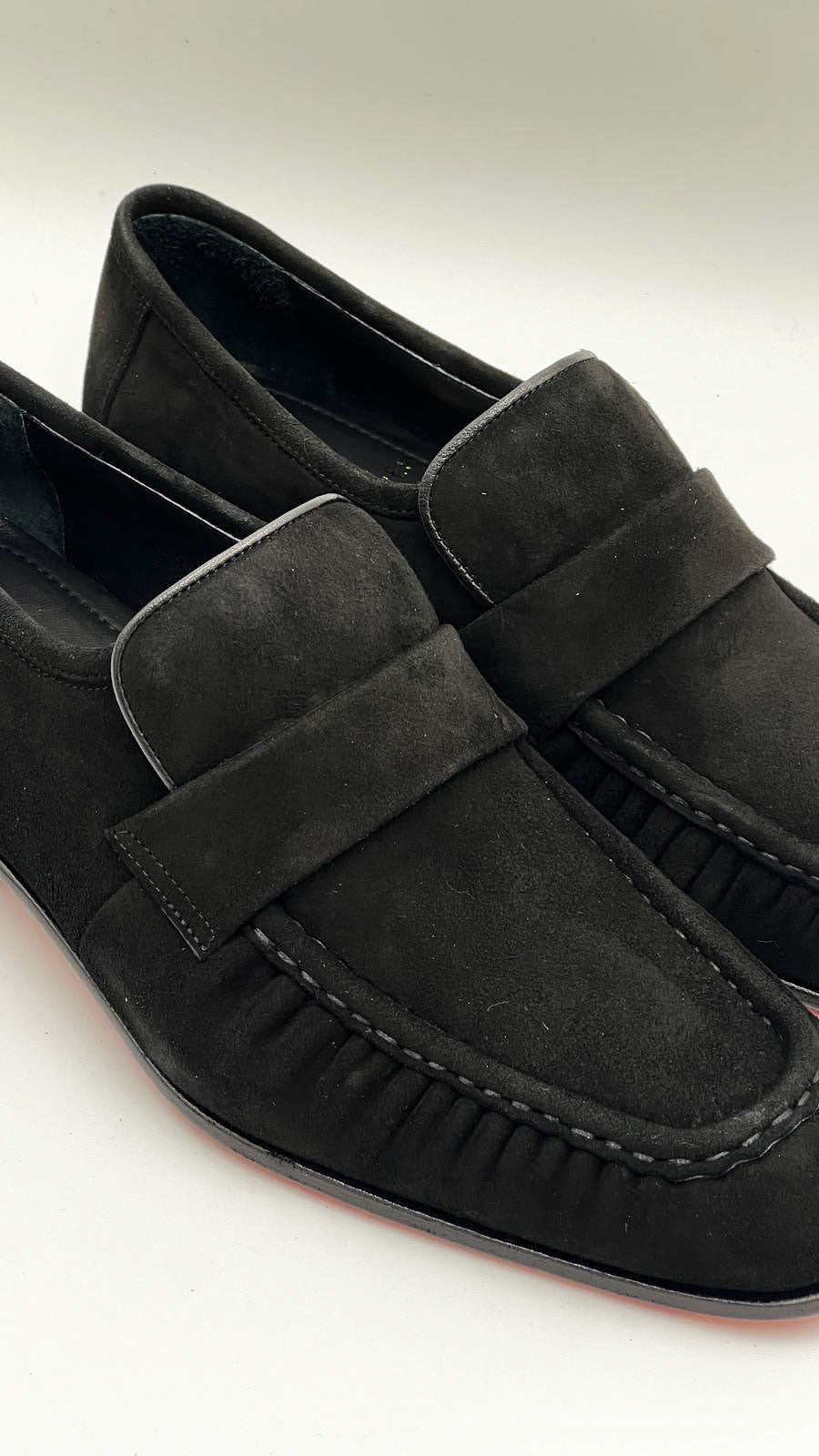 Style: 24144-Black Suede