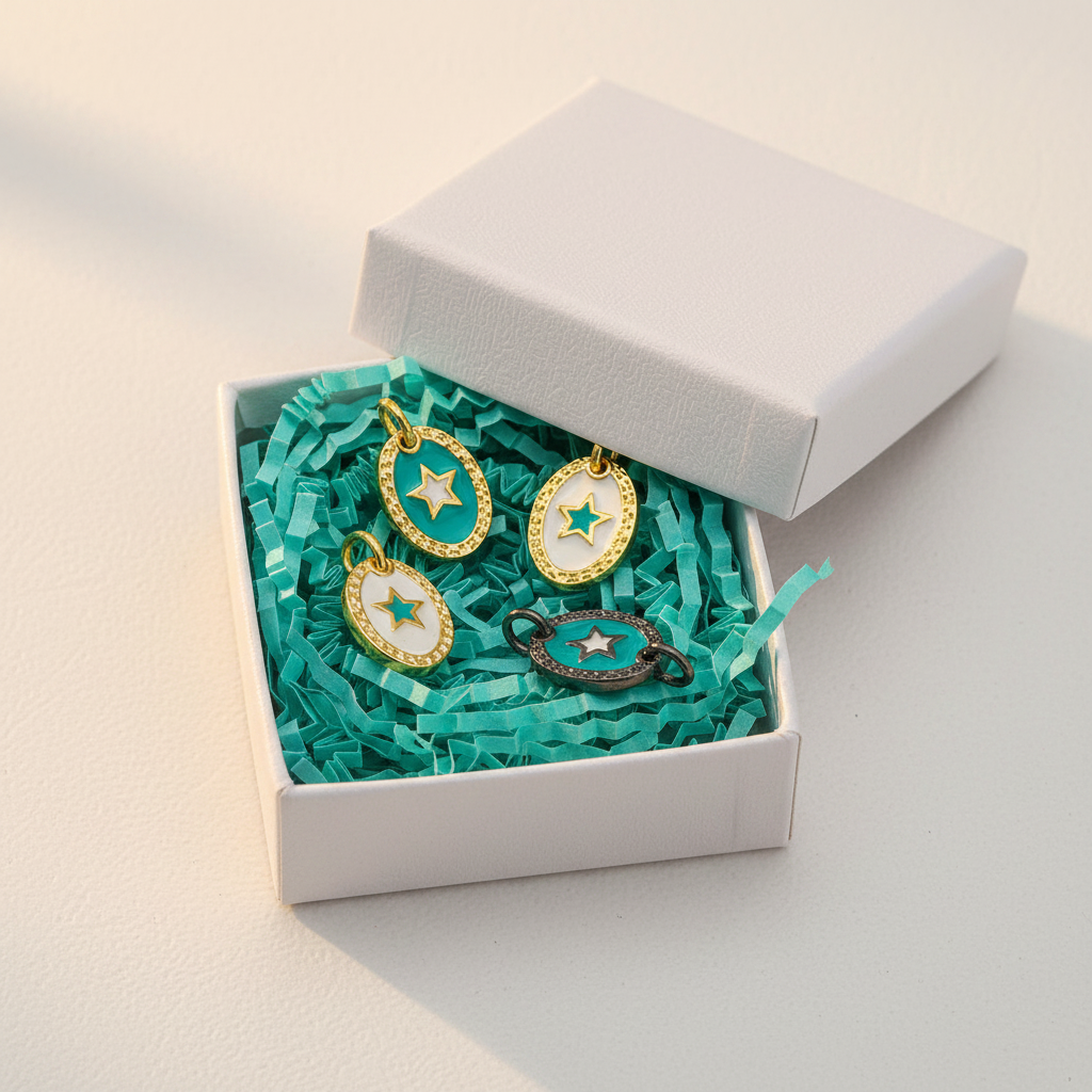 Oval Star Charm - Gift Box